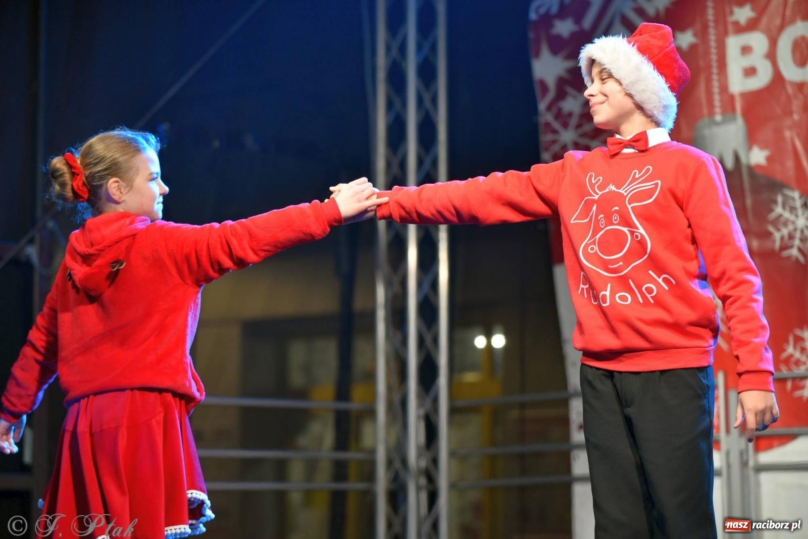 Zdjęcie w galerii na portalu naszraciborz.pl: Taneczny finał raciborskiego jarmarku wiadomości z regionu