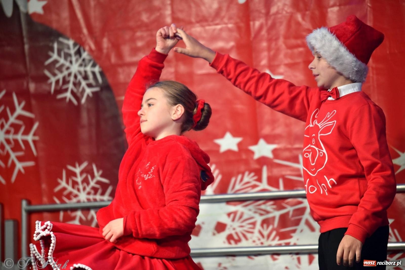 Zdjęcie w galerii na portalu naszraciborz.pl: Taneczny finał raciborskiego jarmarku wiadomości z regionu