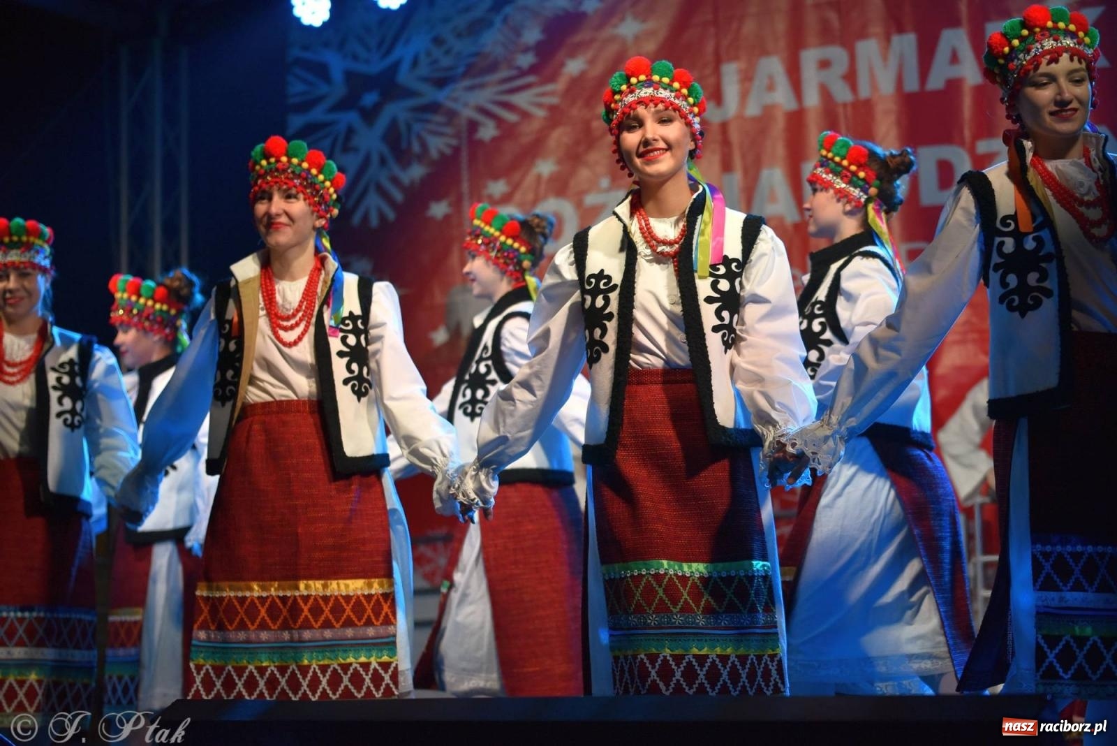 Zdjęcie w galerii na portalu naszraciborz.pl: Taneczny finał raciborskiego jarmarku wiadomości z regionu