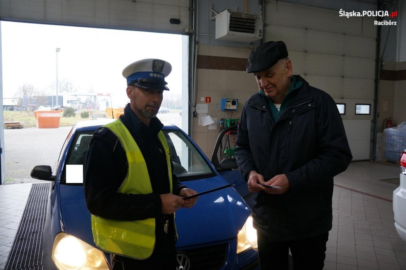 Zdjęcie w galerii na portalu naszraciborz.pl: Twoje światła - Nasze bezpieczeństwo. Raport z akcji w Raciborzu wiadomości z regionu