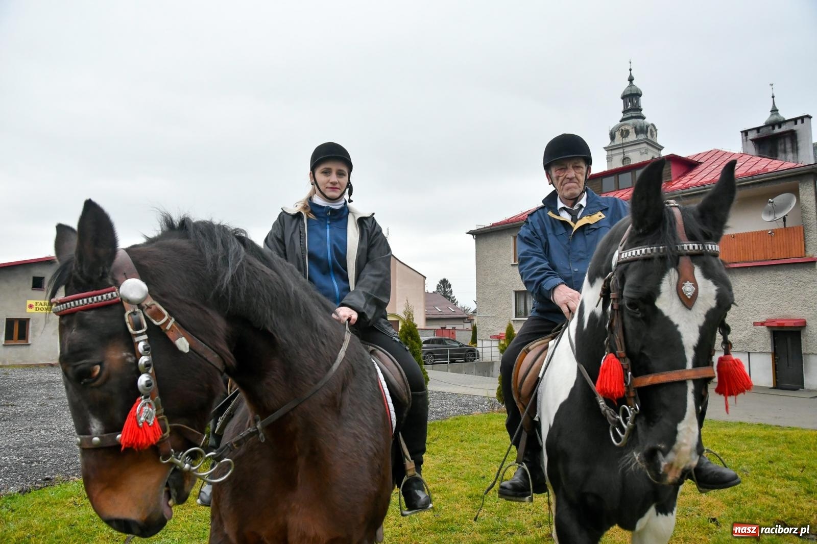 Zdjęcie w galerii na portalu naszraciborz.pl: Dwa św. Mikołaje i diabeł z Sudoła – doroczna procesja w Krzanowicach [FOTO i WIDEO] wiadomości z regionu