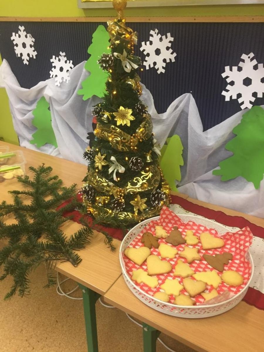 Zdjęcie w galerii na portalu naszraciborz.pl: Lebkuchen backen und dekorieren. Pieczenie i dekorowanie świątecznych pierników wiadomości z regionu