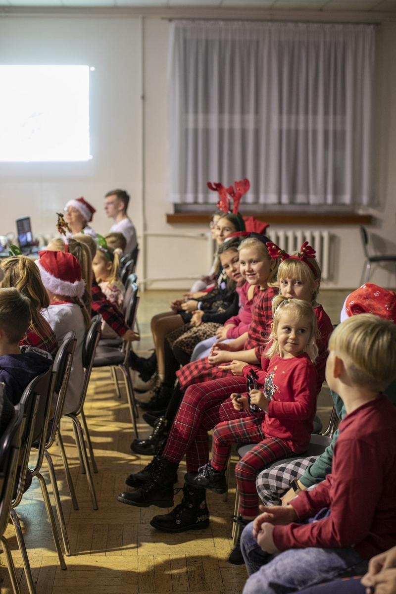 Zdjęcie w galerii na portalu naszraciborz.pl: Święty Mikołaj zawitał do Bojanowa, a dzieci pokazały jego nowe pojazdy wiadomości z regionu