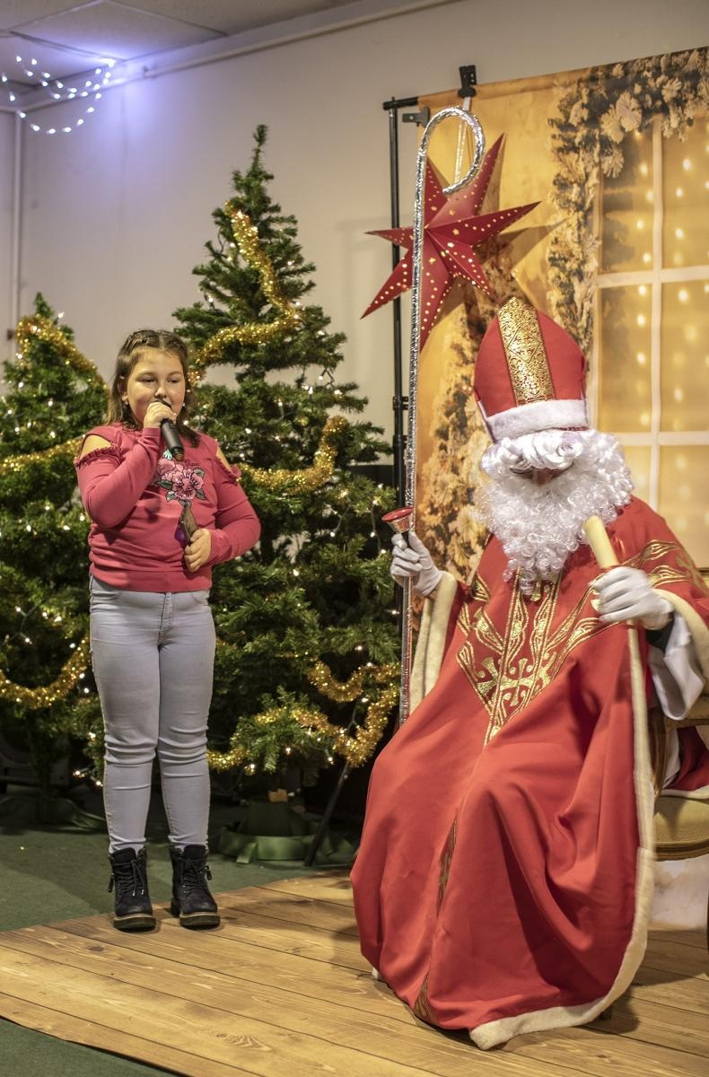 Zdjęcie w galerii na portalu naszraciborz.pl: Święty Mikołaj zawitał do Bojanowa, a dzieci pokazały jego nowe pojazdy wiadomości z regionu
