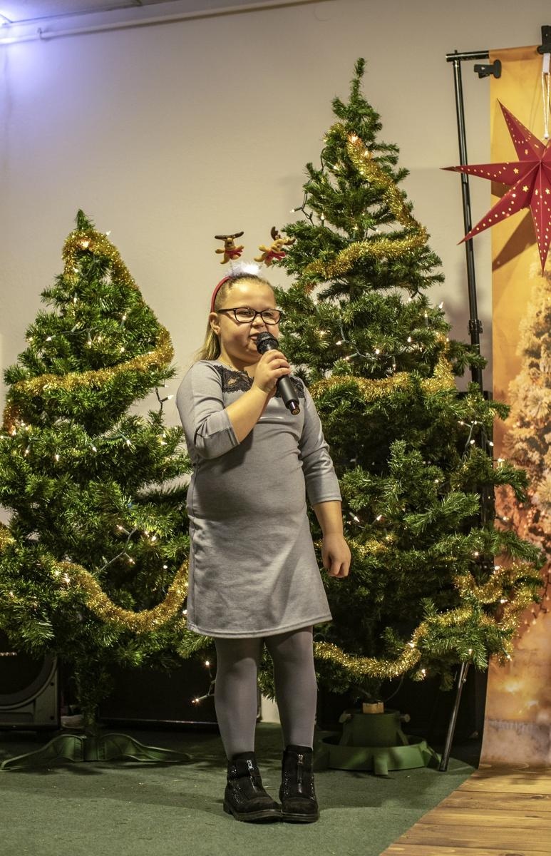 Zdjęcie w galerii na portalu naszraciborz.pl: Święty Mikołaj zawitał do Bojanowa, a dzieci pokazały jego nowe pojazdy wiadomości z regionu