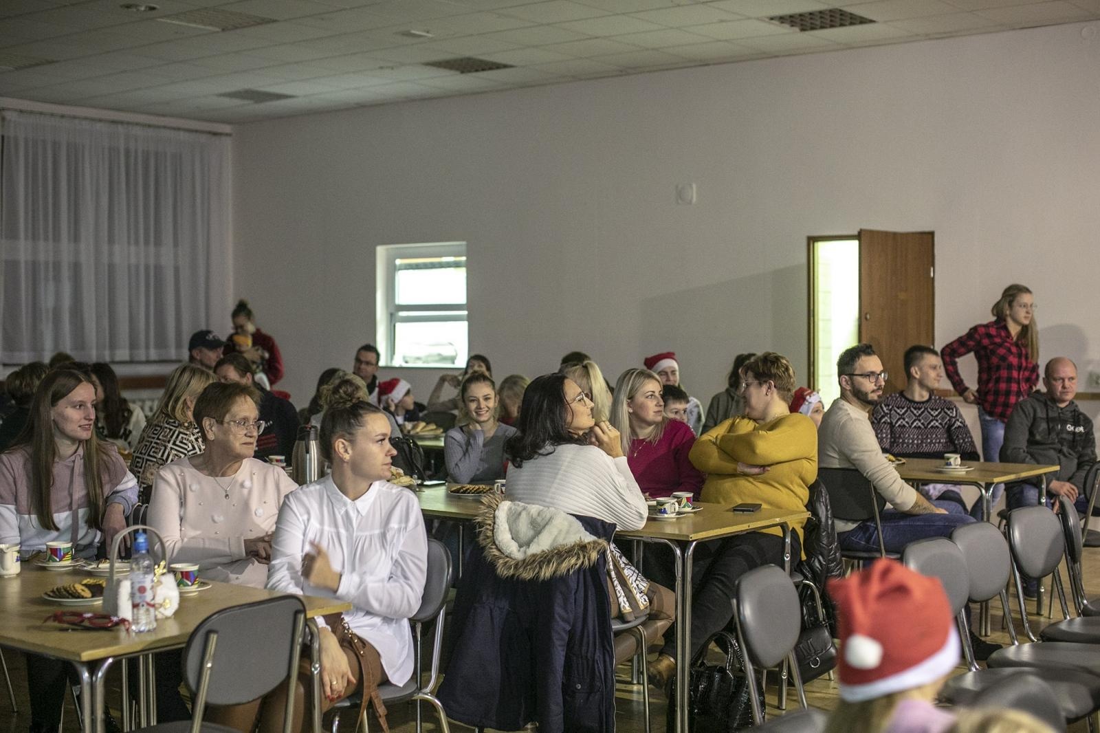 Zdjęcie w galerii na portalu naszraciborz.pl: Święty Mikołaj zawitał do Bojanowa, a dzieci pokazały jego nowe pojazdy wiadomości z regionu