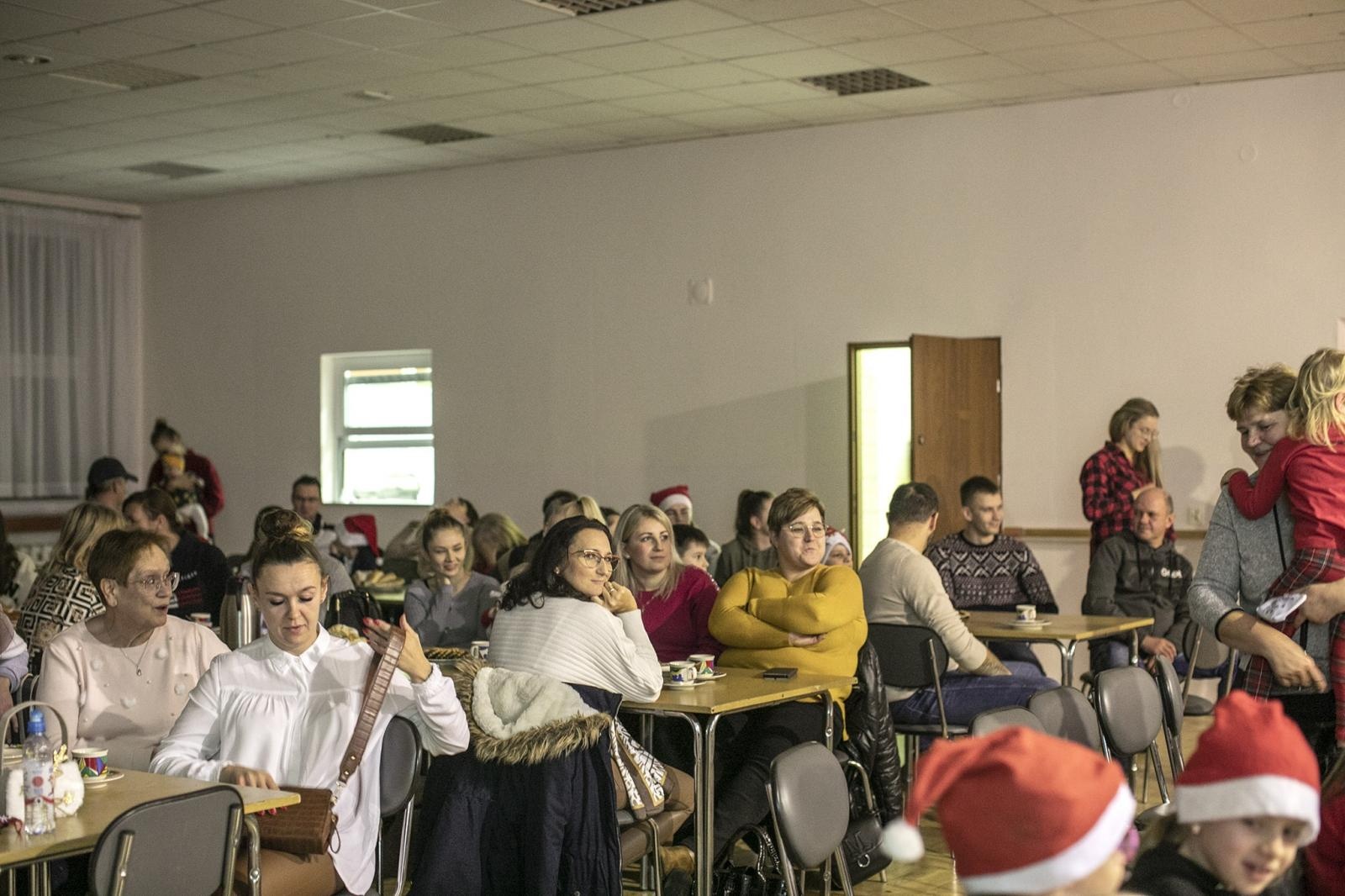 Zdjęcie w galerii na portalu naszraciborz.pl: Święty Mikołaj zawitał do Bojanowa, a dzieci pokazały jego nowe pojazdy wiadomości z regionu