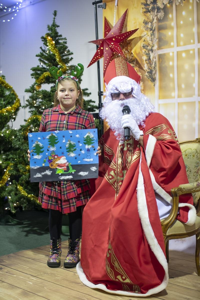 Zdjęcie w galerii na portalu naszraciborz.pl: Święty Mikołaj zawitał do Bojanowa, a dzieci pokazały jego nowe pojazdy wiadomości z regionu