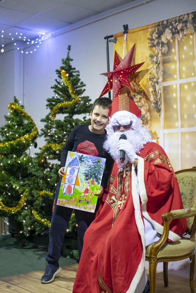 Zdjęcie w galerii na portalu naszraciborz.pl: Święty Mikołaj zawitał do Bojanowa, a dzieci pokazały jego nowe pojazdy wiadomości z regionu
