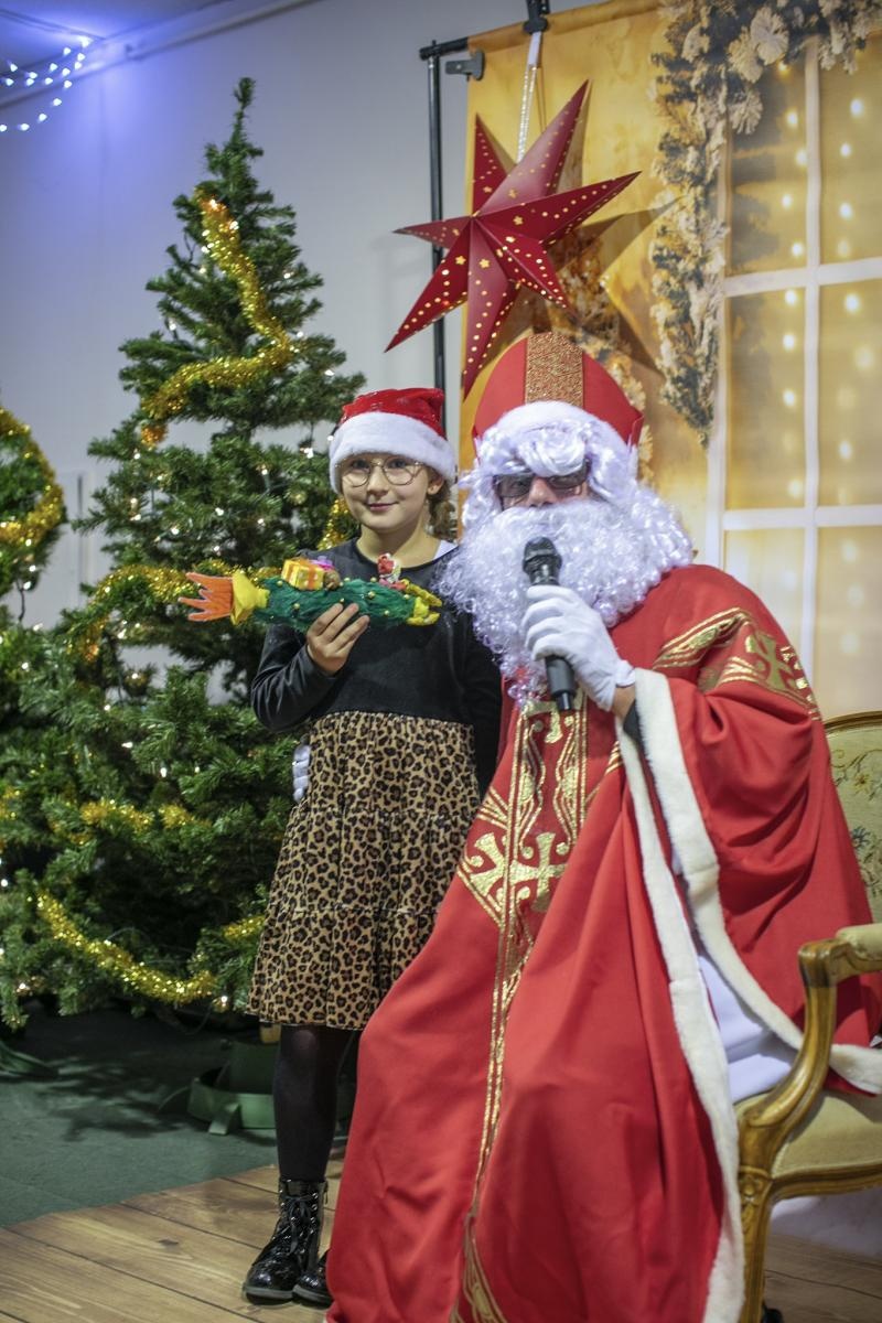 Zdjęcie w galerii na portalu naszraciborz.pl: Święty Mikołaj zawitał do Bojanowa, a dzieci pokazały jego nowe pojazdy wiadomości z regionu