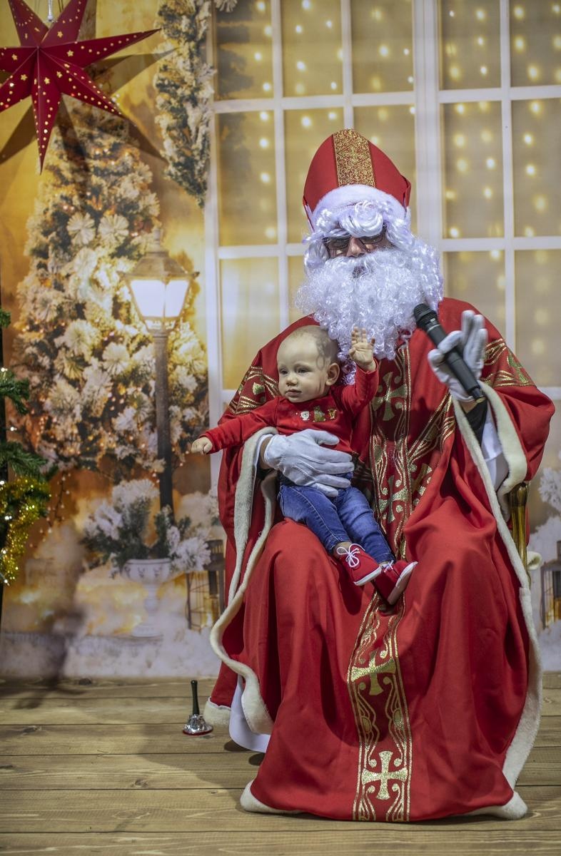 Zdjęcie w galerii na portalu naszraciborz.pl: Święty Mikołaj zawitał do Bojanowa, a dzieci pokazały jego nowe pojazdy wiadomości z regionu