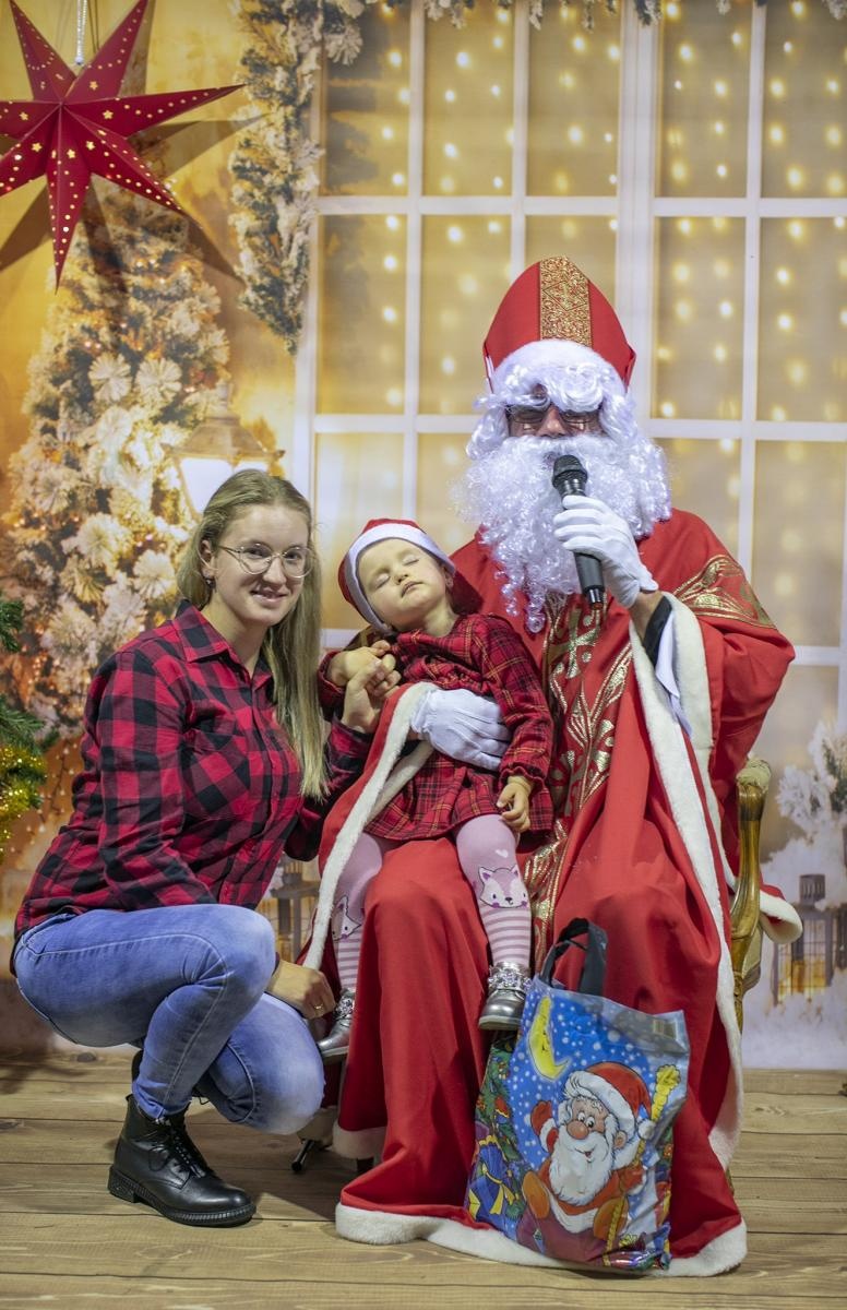Zdjęcie w galerii na portalu naszraciborz.pl: Święty Mikołaj zawitał do Bojanowa, a dzieci pokazały jego nowe pojazdy wiadomości z regionu