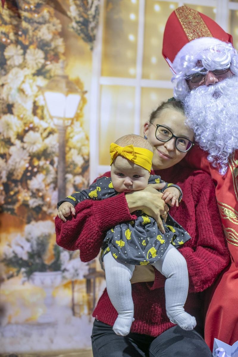 Zdjęcie w galerii na portalu naszraciborz.pl: Święty Mikołaj zawitał do Bojanowa, a dzieci pokazały jego nowe pojazdy wiadomości z regionu