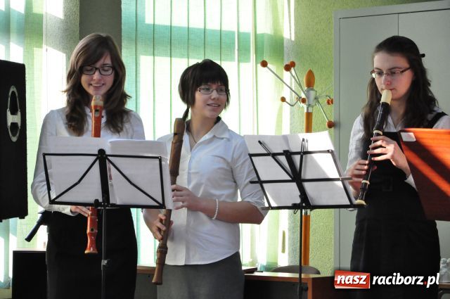 Zdjęcie w galerii na portalu naszraciborz.pl: Mistrzowie fletu zagrali po raz 10 wiadomości z regionu