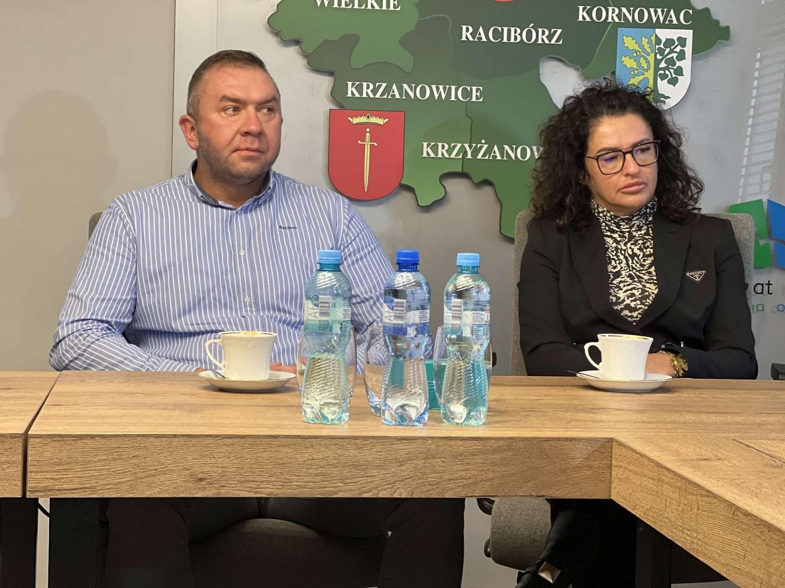 Zdjęcie w galerii na portalu naszraciborz.pl: W Starostwie podpisano umowy na remonty ważnych dróg w Raciborzu wiadomości z regionu