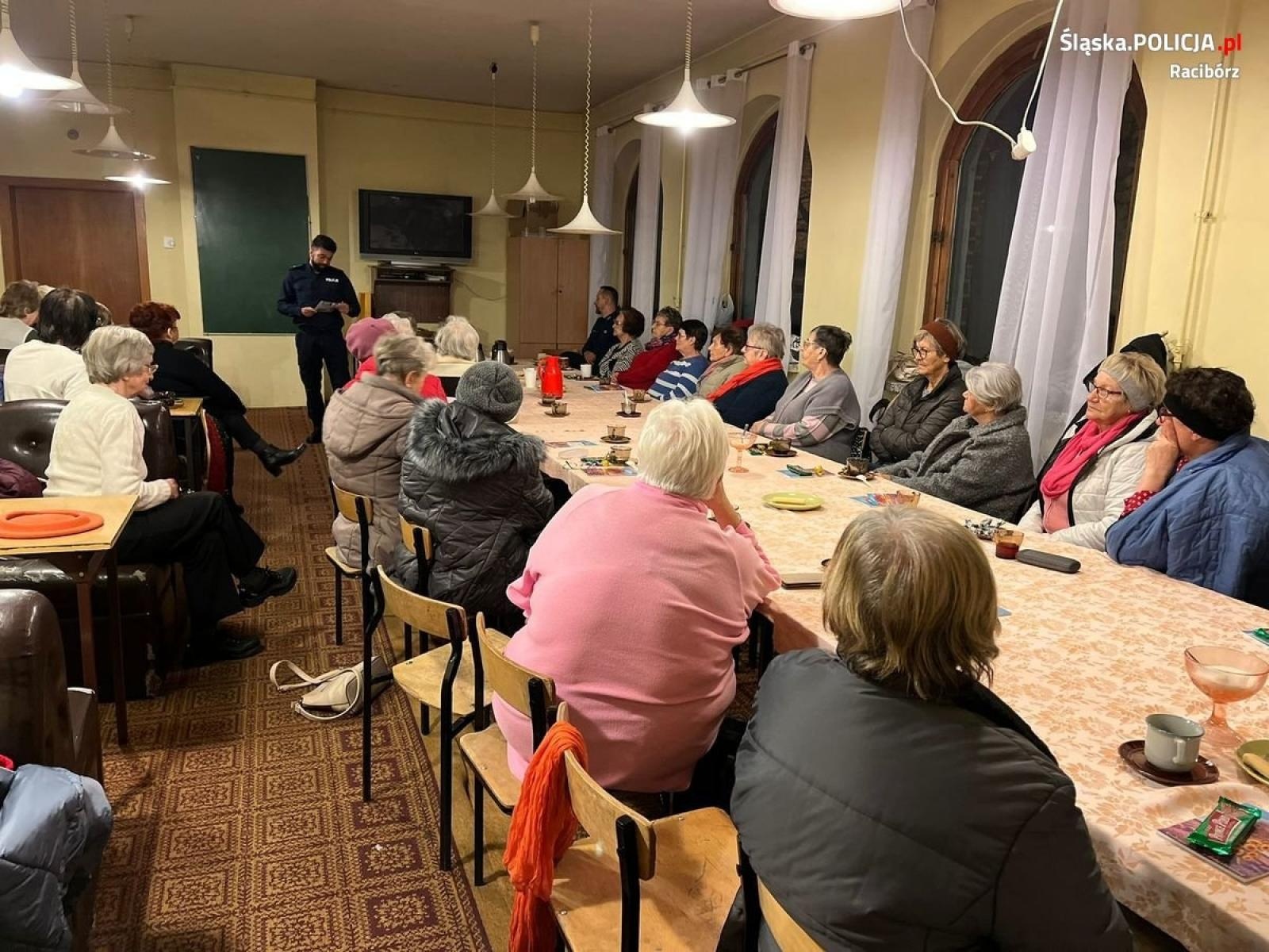 Zdjęcie w galerii na portalu naszraciborz.pl: Porozmawiajmy o bezpieczeństwie. Debata społeczna z mieszkańcami wiadomości z regionu