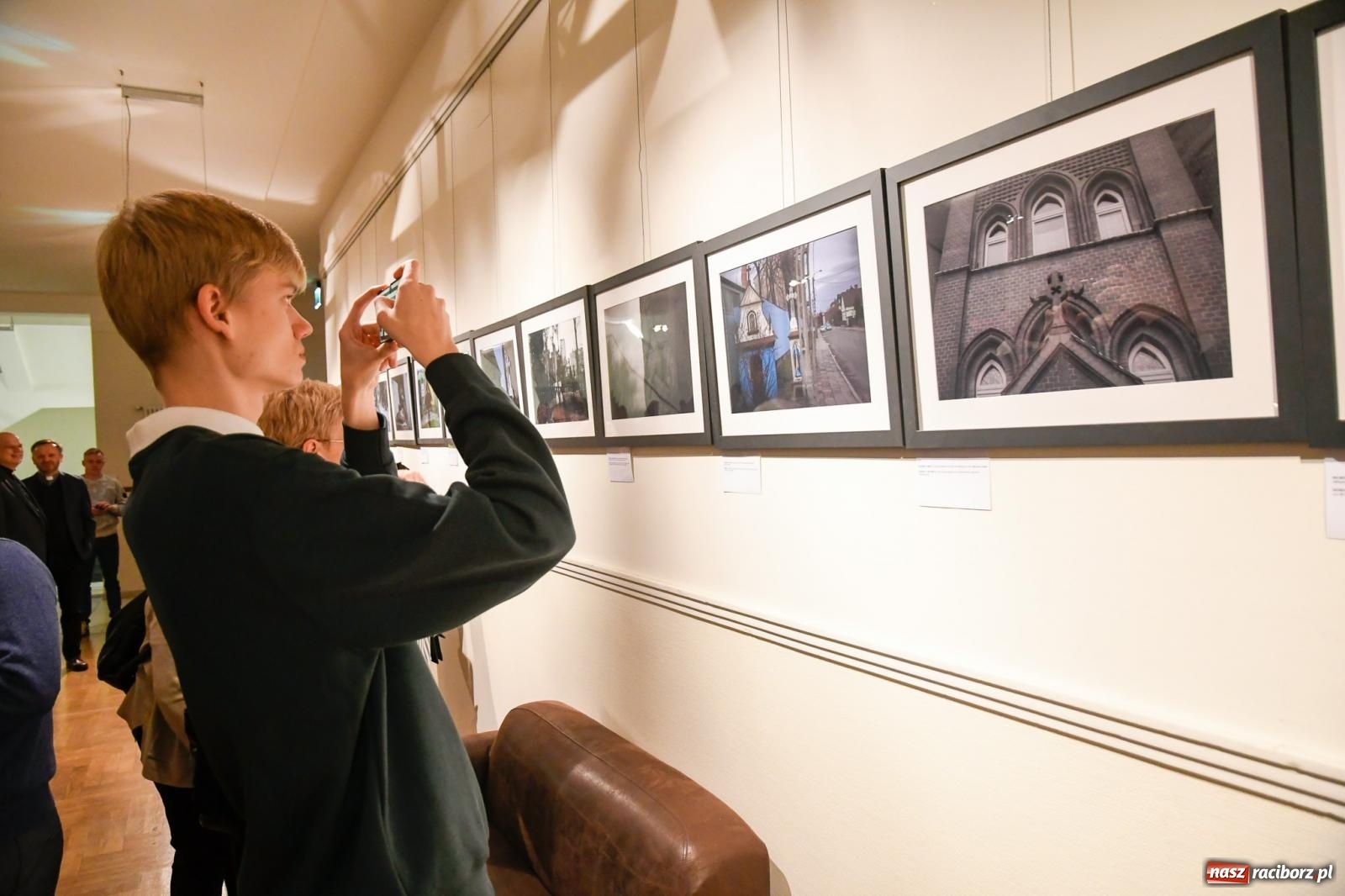 Zdjęcie w galerii na portalu naszraciborz.pl: Raciborskie miejsca pamięci. Wernisaż wystawy Natalii Klimaschki w RCK wiadomości z regionu