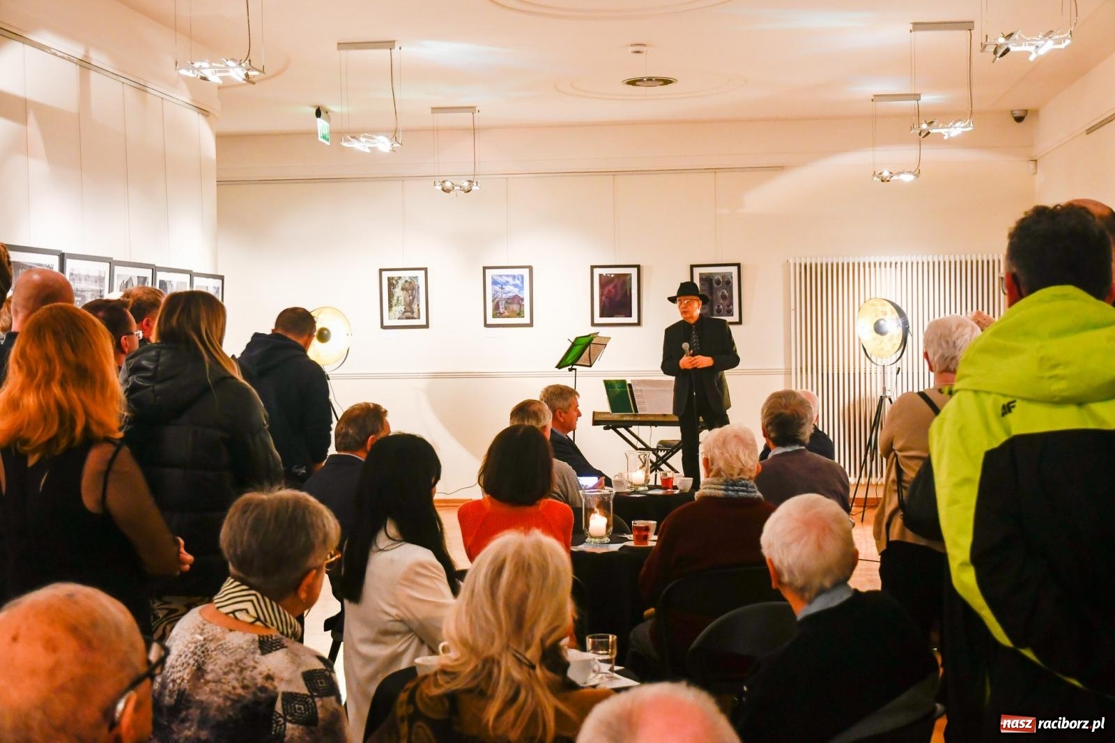 Zdjęcie w galerii na portalu naszraciborz.pl: Raciborskie miejsca pamięci. Wernisaż wystawy Natalii Klimaschki w RCK wiadomości z regionu