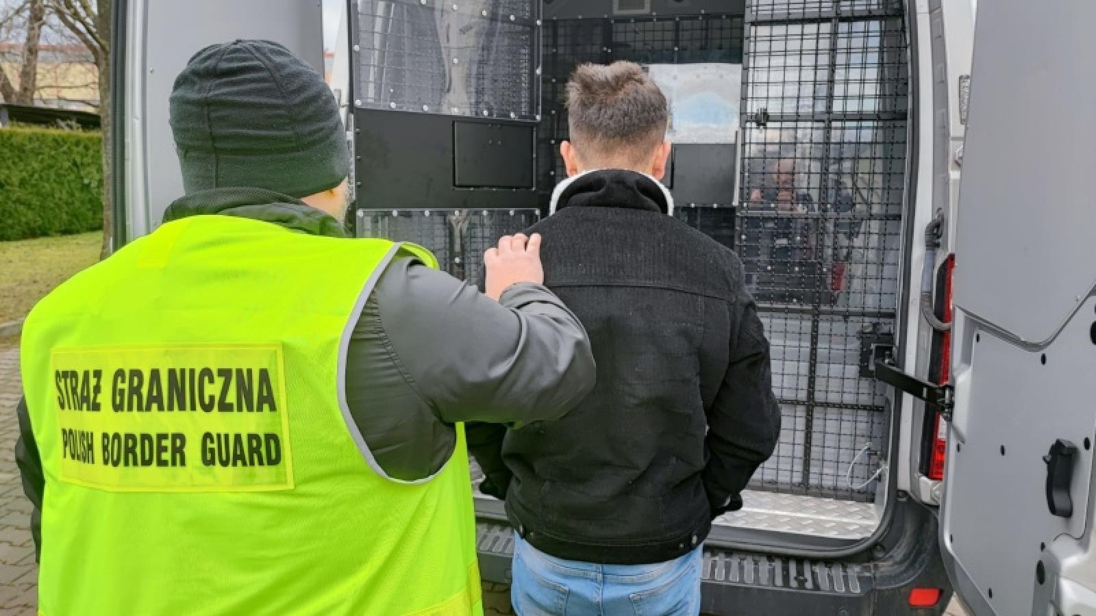 Zdjęcie w galerii na portalu naszraciborz.pl: Syryjczyk chciał przewieźć swoich rodaków do Niemiec wiadomości z regionu