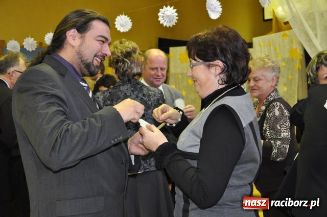 Zdjęcie w galerii na portalu naszraciborz.pl: Oświatowcy przy wigilijnym stole wiadomości z regionu