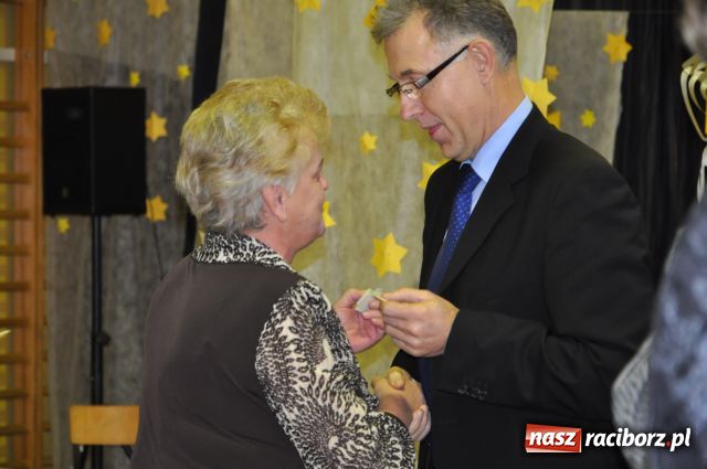 Zdjęcie w galerii na portalu naszraciborz.pl: Oświatowcy przy wigilijnym stole wiadomości z regionu