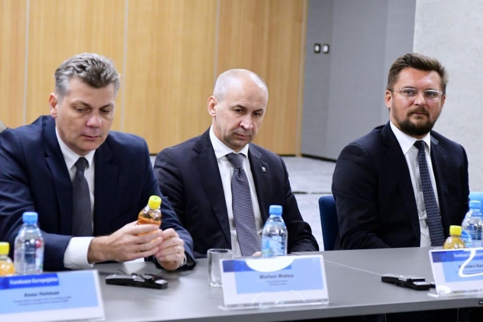 Zdjęcie w galerii na portalu naszraciborz.pl: Przyszłość wykuwa się na Śląsku. 5 mld euro dla regionu wiadomości z regionu