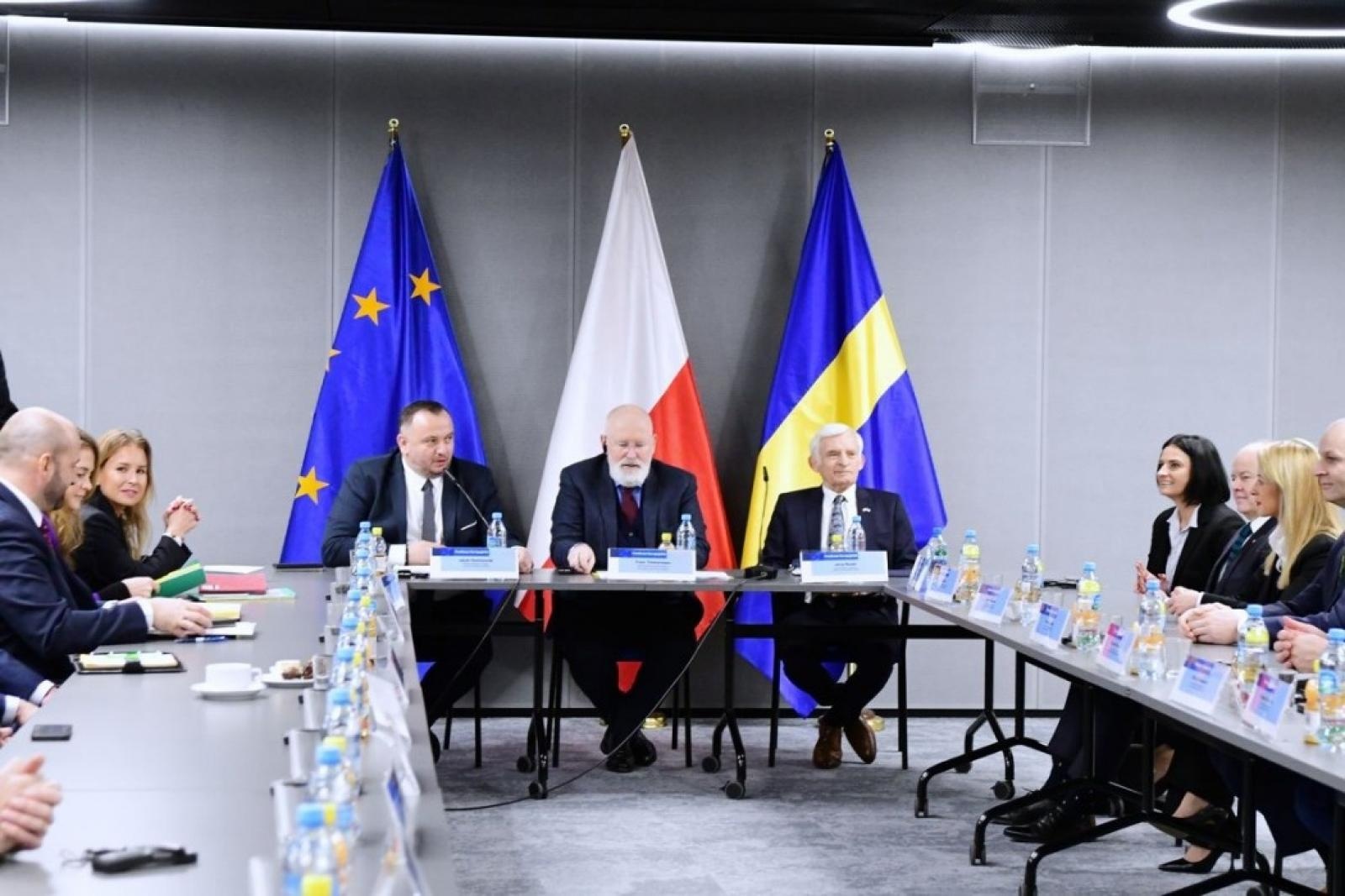 Zdjęcie w galerii na portalu naszraciborz.pl: Przyszłość wykuwa się na Śląsku. 5 mld euro dla regionu wiadomości z regionu