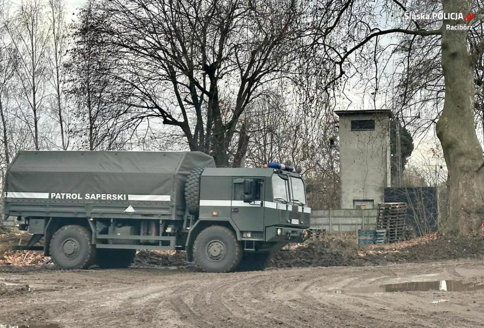 Zdjęcie w galerii na portalu naszraciborz.pl: Bomba lotnicza w Krzyżanowicach. Ewakuacja ponad stu osób wiadomości z regionu