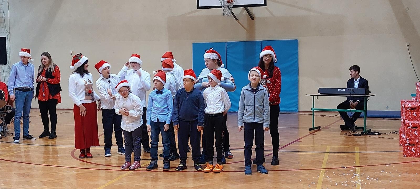 Zdjęcie w galerii na portalu naszraciborz.pl: Mikołaj w Zespole Szkół Specjalnych [FOTO] wiadomości z regionu