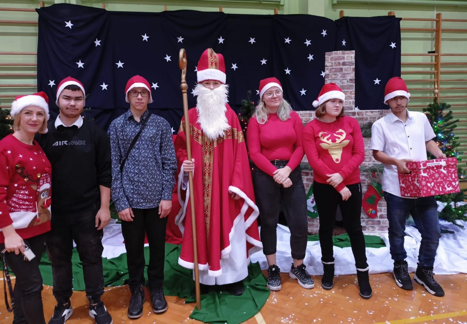 Zdjęcie w galerii na portalu naszraciborz.pl: Mikołaj w Zespole Szkół Specjalnych [FOTO] wiadomości z regionu