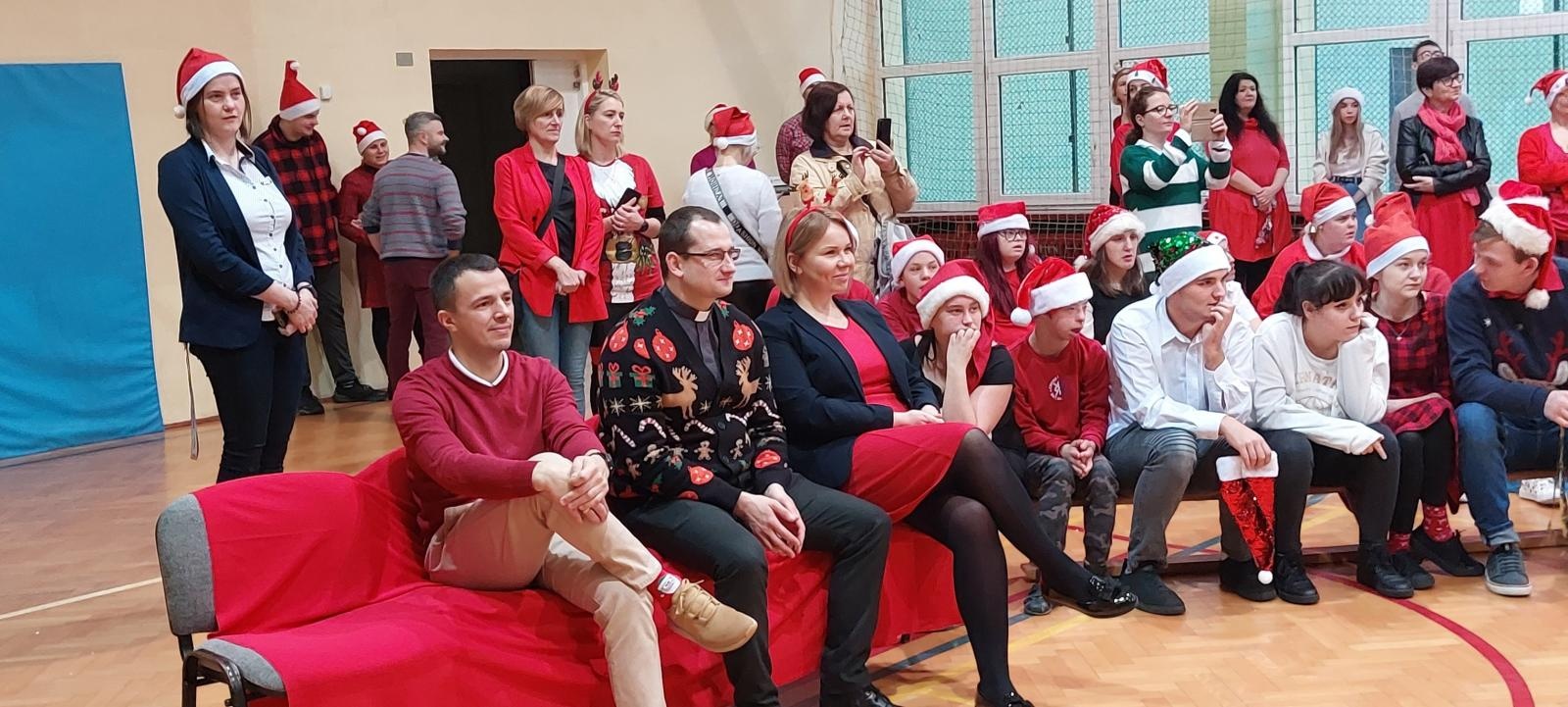 Zdjęcie w galerii na portalu naszraciborz.pl: Mikołaj w Zespole Szkół Specjalnych [FOTO] wiadomości z regionu