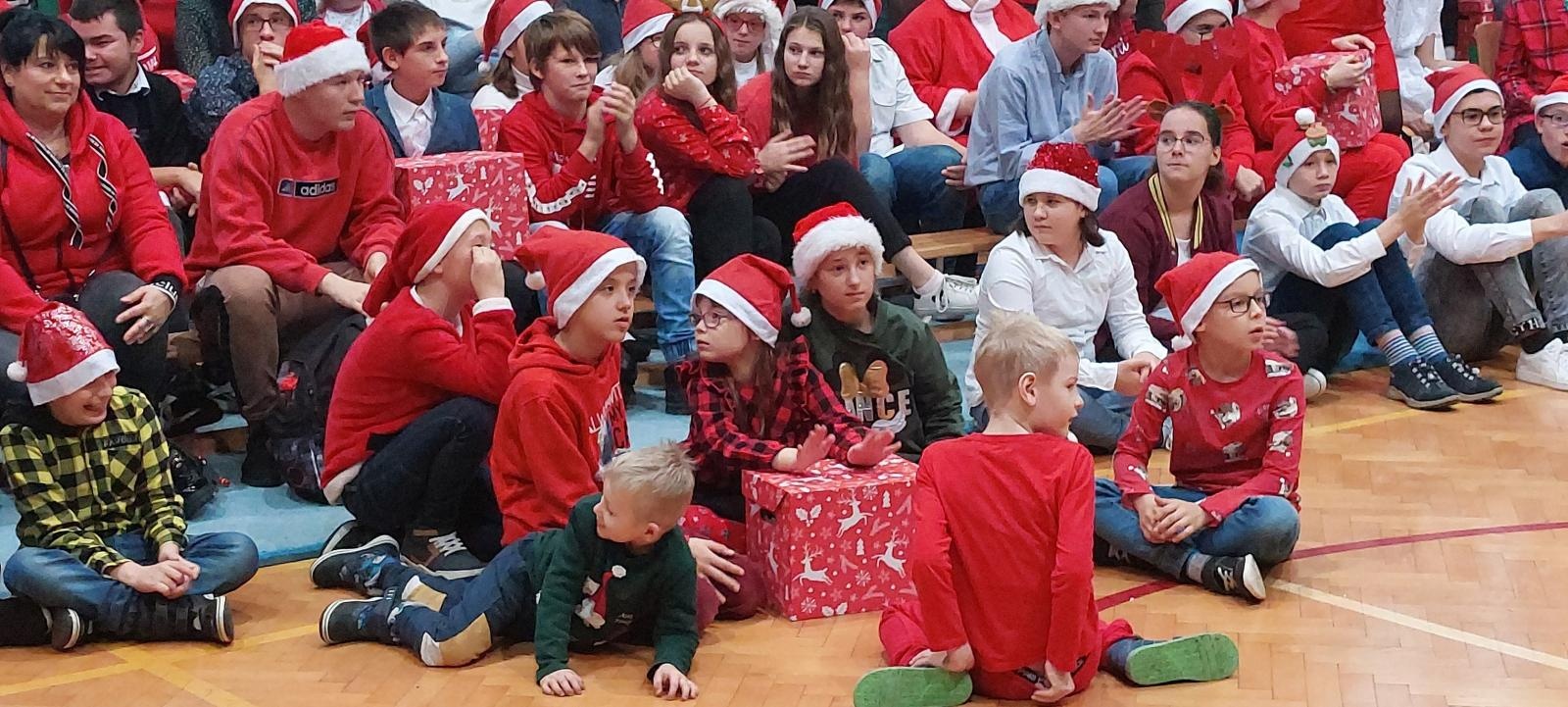 Zdjęcie w galerii na portalu naszraciborz.pl: Mikołaj w Zespole Szkół Specjalnych [FOTO] wiadomości z regionu