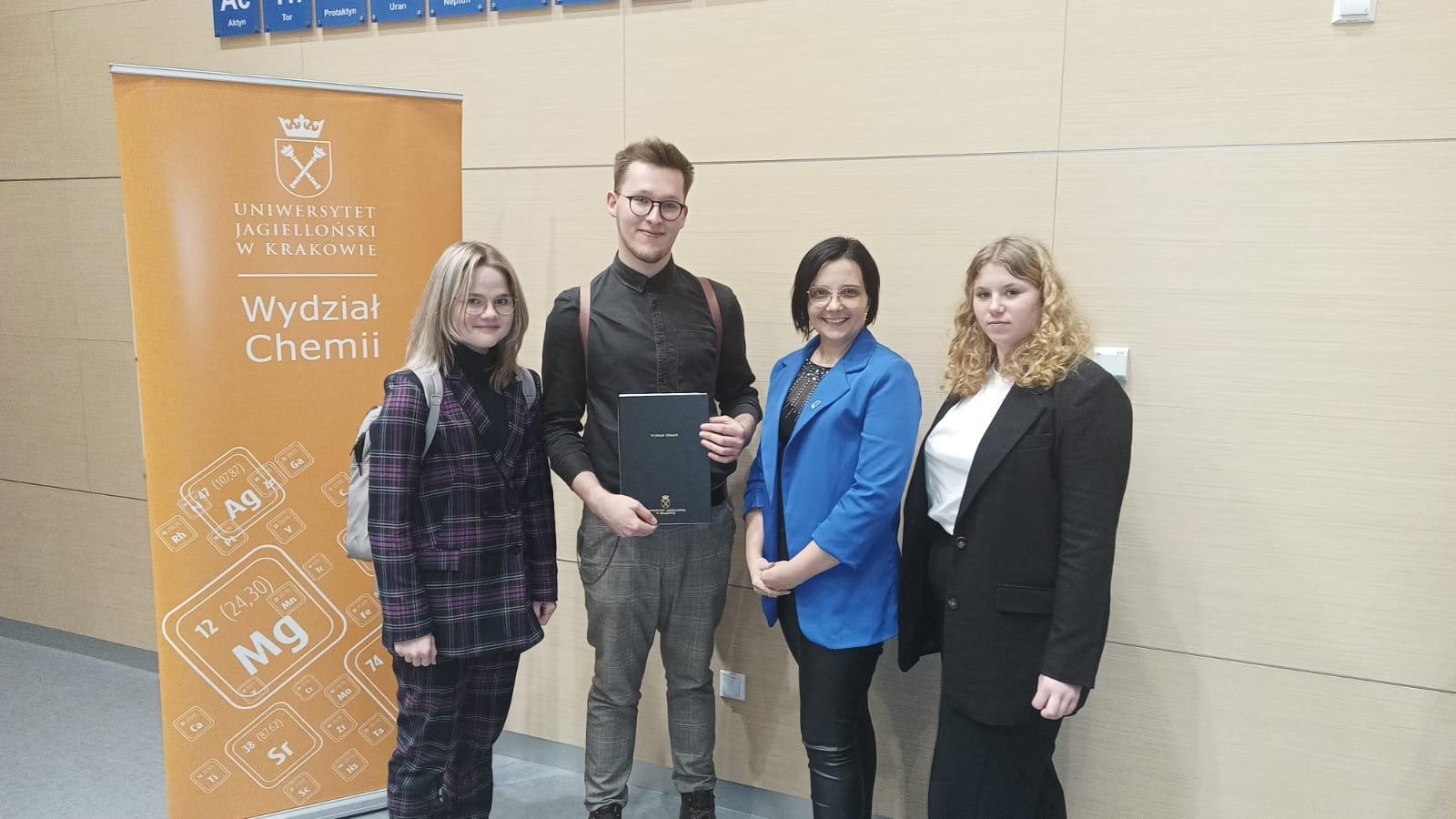Zdjęcie w galerii na portalu naszraciborz.pl: Chemicy CKZiU nr 1 z sukcesem na Uniwersytecie Jagiellońskim wiadomości z regionu