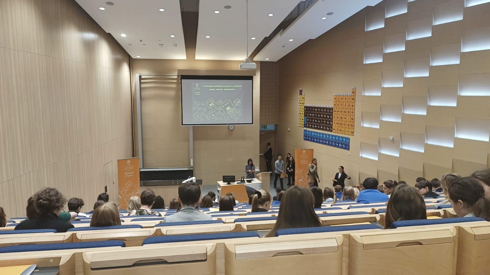 Zdjęcie w galerii na portalu naszraciborz.pl: Chemicy CKZiU nr 1 z sukcesem na Uniwersytecie Jagiellońskim wiadomości z regionu