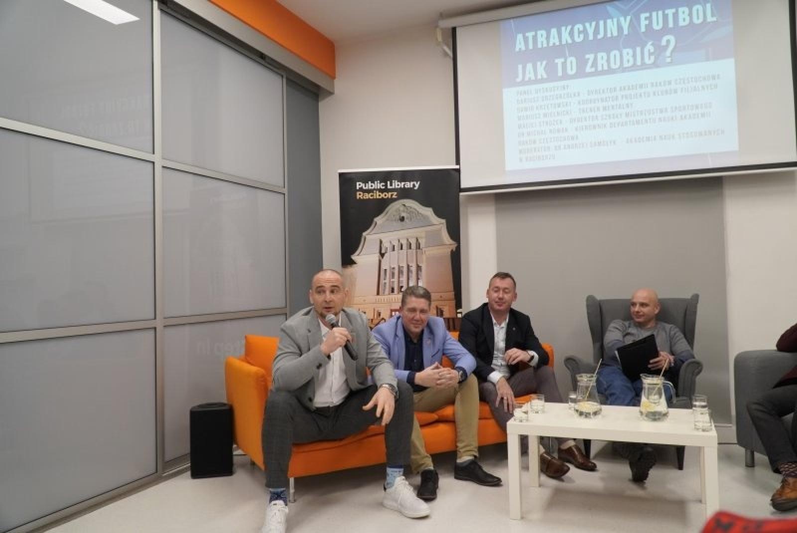 Zdjęcie w galerii na portalu naszraciborz.pl: Goście z Rakowa Częstochowa mówili, jak robić atrakcyjny futbol wiadomości z regionu