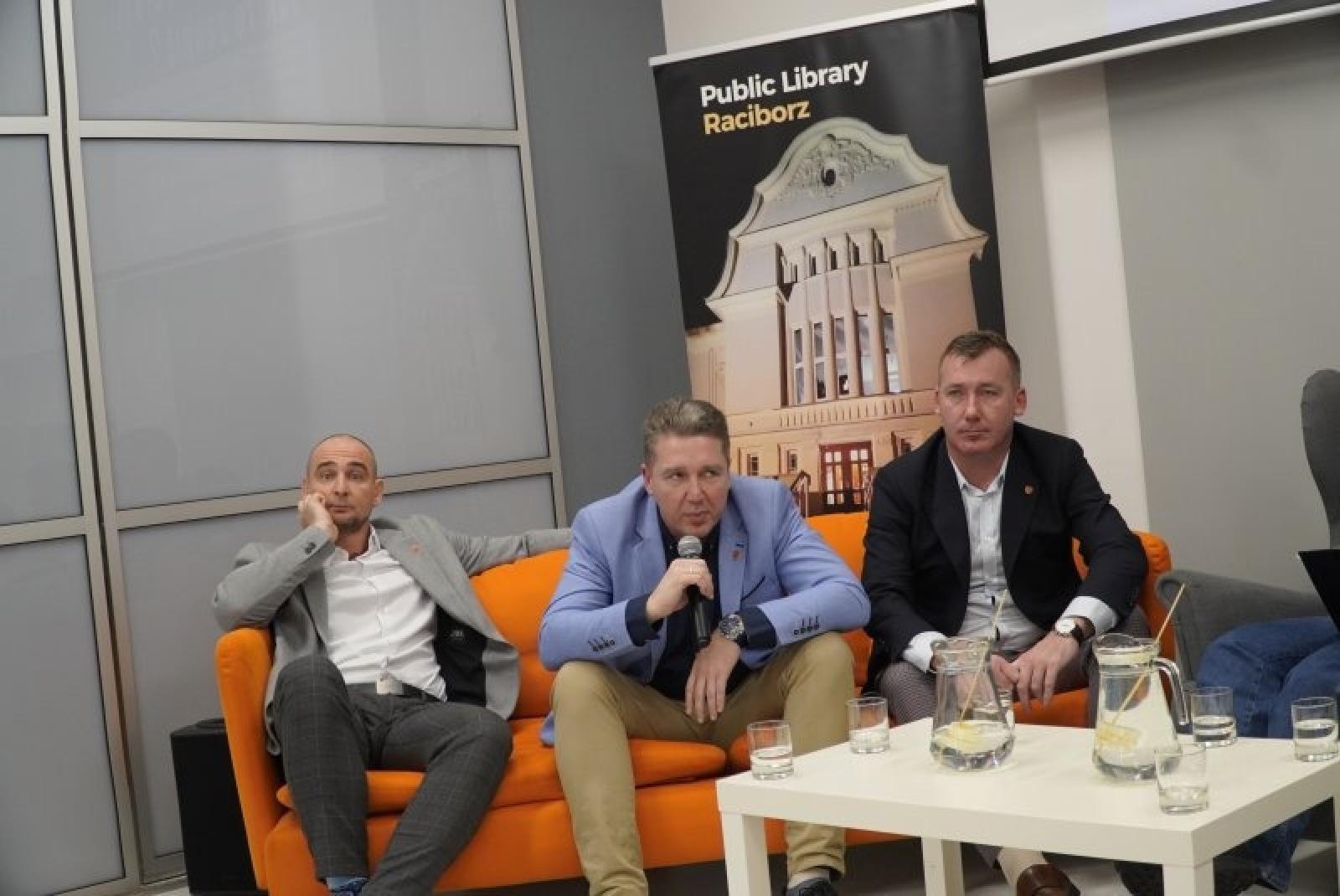 Zdjęcie w galerii na portalu naszraciborz.pl: Goście z Rakowa Częstochowa mówili, jak robić atrakcyjny futbol wiadomości z regionu