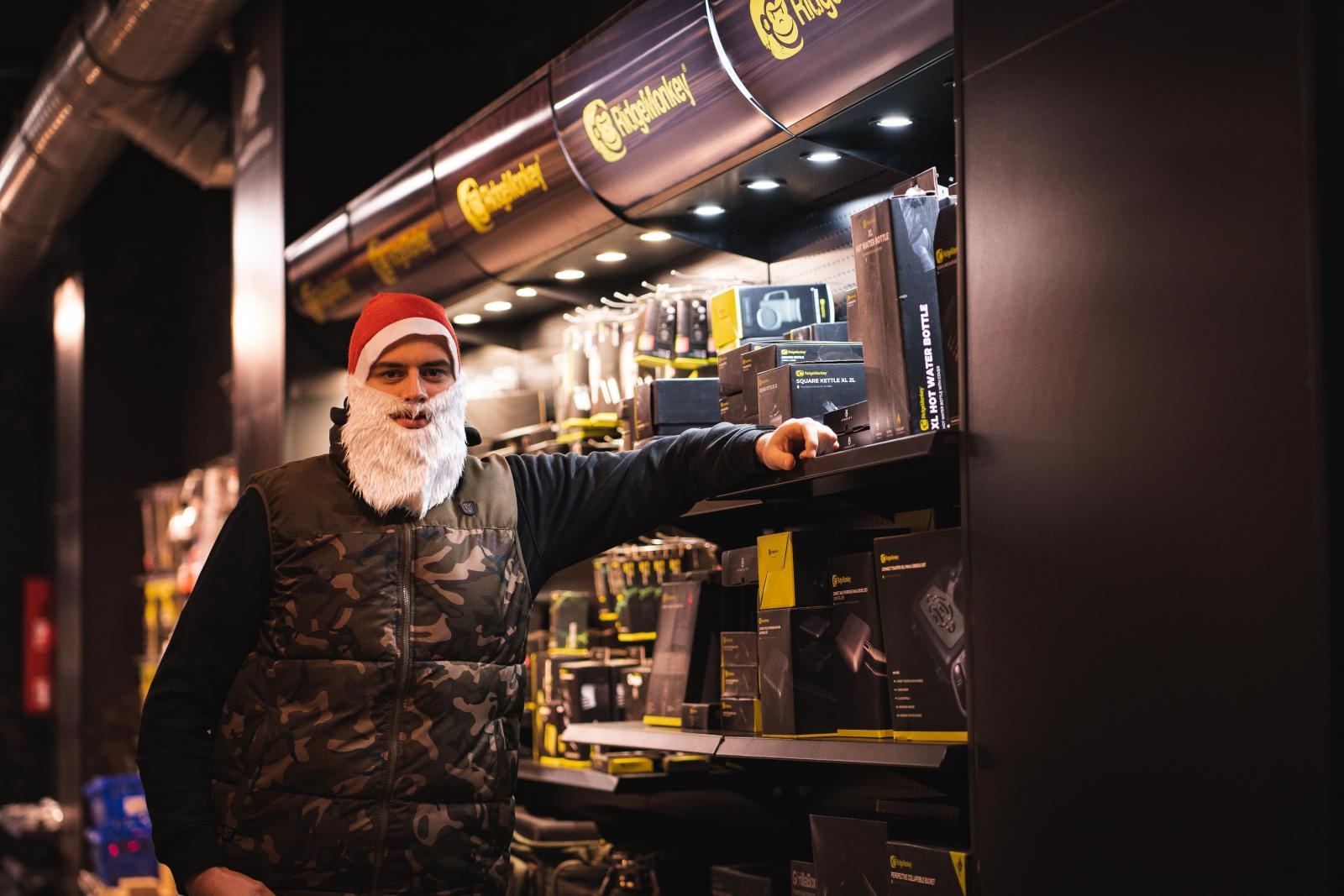 Zdjęcie w galerii na portalu naszraciborz.pl: Karpiowe Mikołajki w Rockworld! wiadomości z regionu