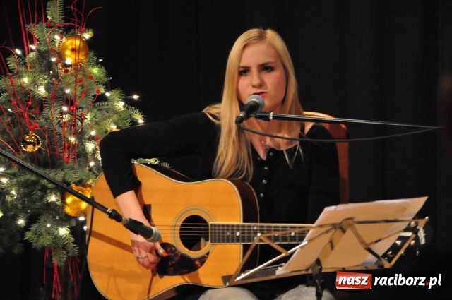 Zdjęcie w galerii na portalu naszraciborz.pl: Sypie teksty i muzykę z rękawa... wiadomości z regionu