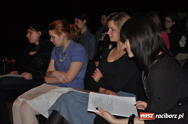 Zdjęcie w galerii na portalu naszraciborz.pl: Sypie teksty i muzykę z rękawa... wiadomości z regionu