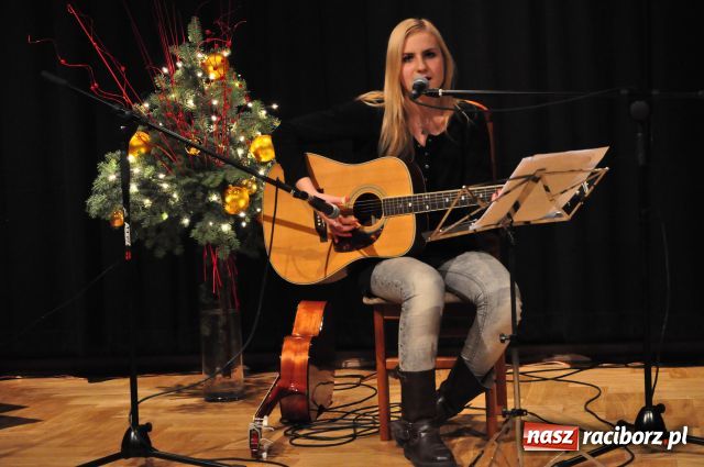 Zdjęcie w galerii na portalu naszraciborz.pl: Sypie teksty i muzykę z rękawa... wiadomości z regionu