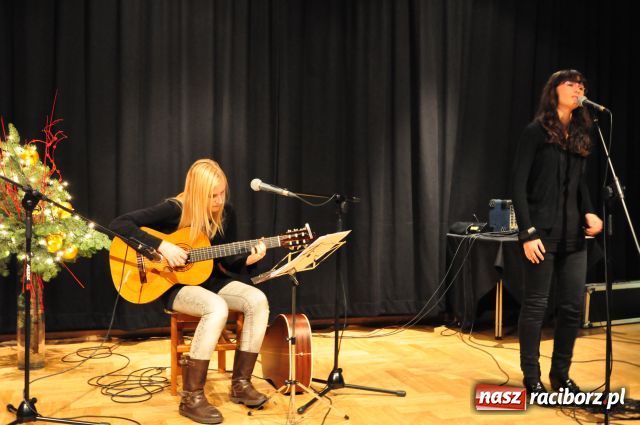 Zdjęcie w galerii na portalu naszraciborz.pl: Sypie teksty i muzykę z rękawa... wiadomości z regionu
