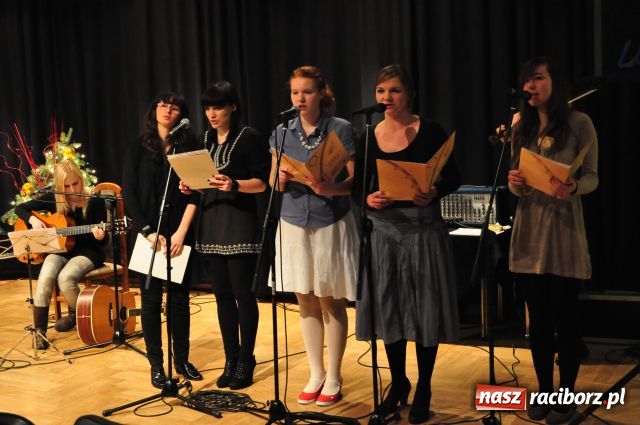 Zdjęcie w galerii na portalu naszraciborz.pl: Sypie teksty i muzykę z rękawa... wiadomości z regionu