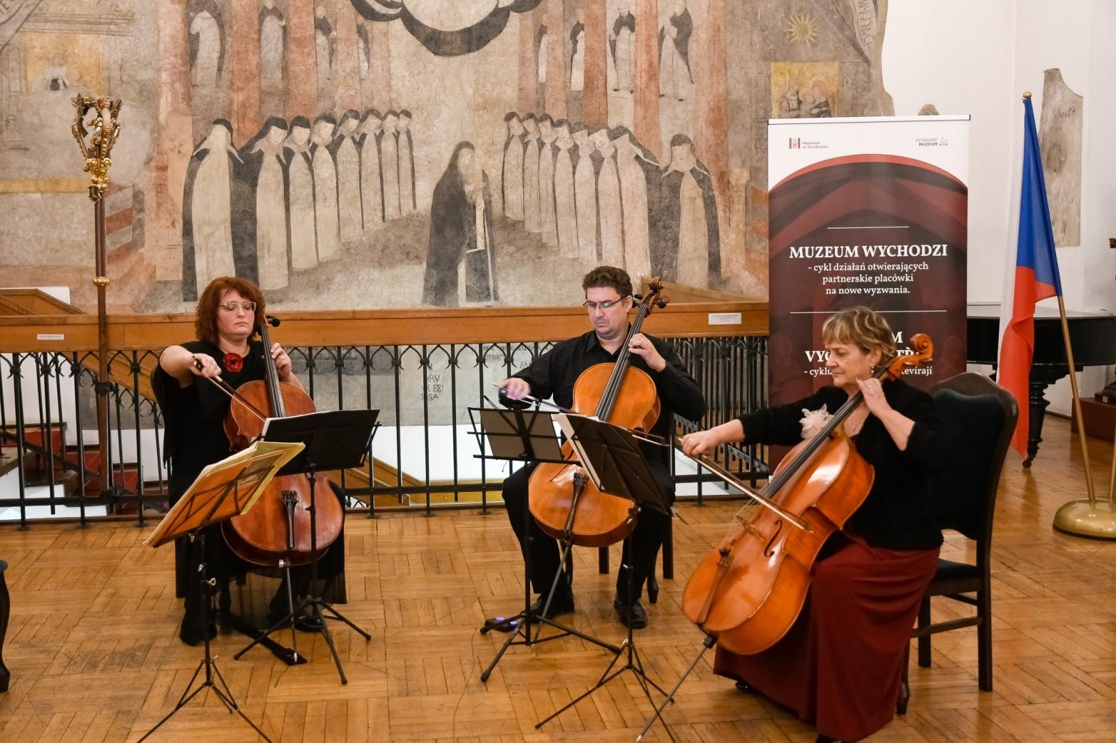 Zdjęcie w galerii na portalu naszraciborz.pl: Złoty warkocz historii. Raciborskie Muzeum świętuje 95-lecie wiadomości z regionu