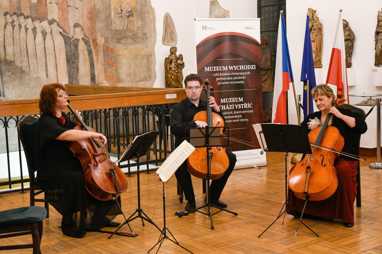 Zdjęcie w galerii na portalu naszraciborz.pl: Złoty warkocz historii. Raciborskie Muzeum świętuje 95-lecie wiadomości z regionu