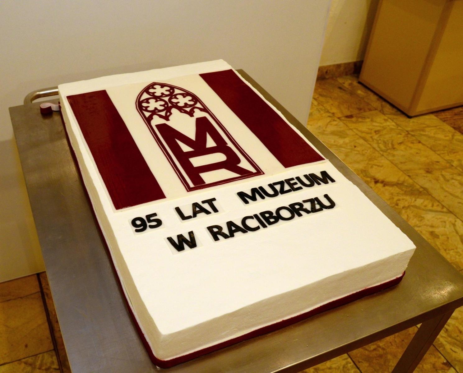 Zdjęcie w galerii na portalu naszraciborz.pl: Złoty warkocz historii. Raciborskie Muzeum świętuje 95-lecie wiadomości z regionu