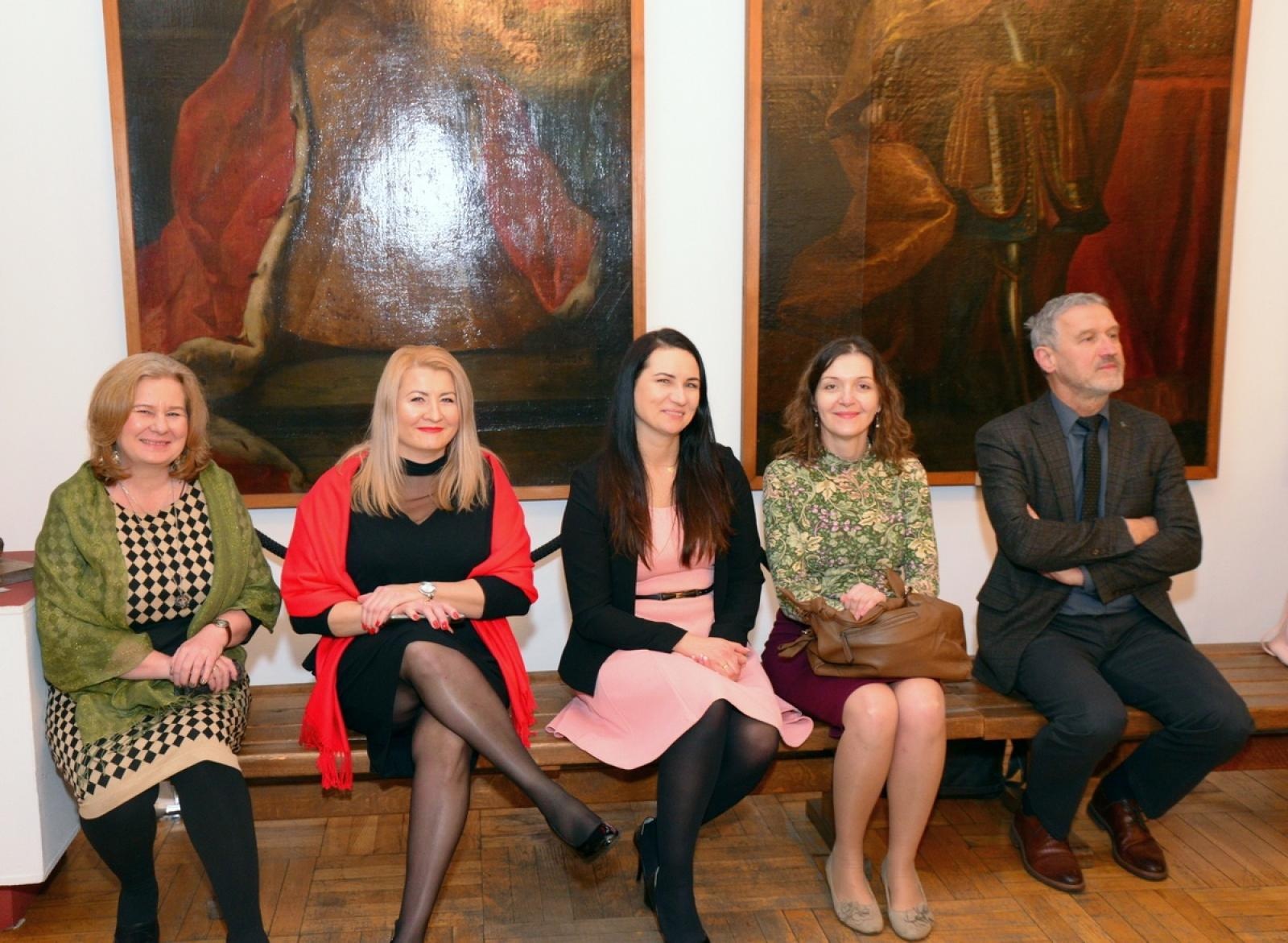 Zdjęcie w galerii na portalu naszraciborz.pl: Złoty warkocz historii. Raciborskie Muzeum świętuje 95-lecie wiadomości z regionu