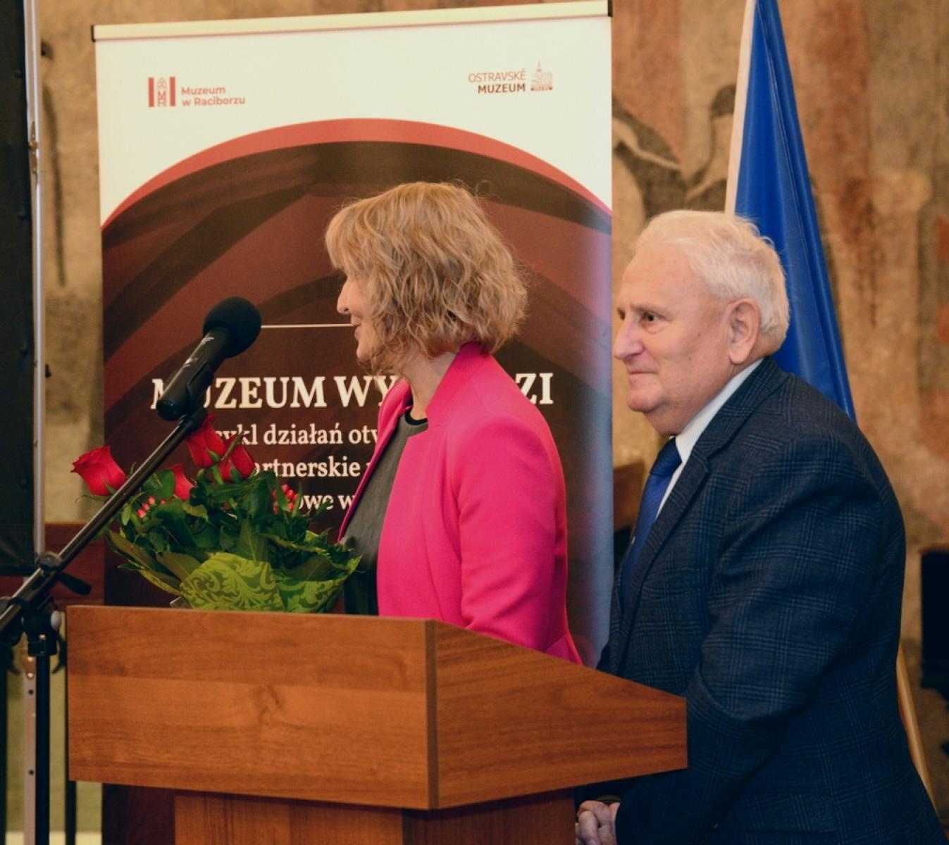 Zdjęcie w galerii na portalu naszraciborz.pl: Złoty warkocz historii. Raciborskie Muzeum świętuje 95-lecie wiadomości z regionu