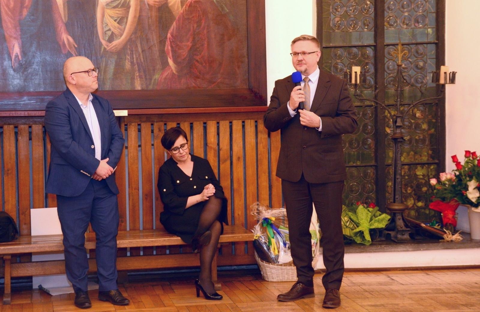 Zdjęcie w galerii na portalu naszraciborz.pl: Złoty warkocz historii. Raciborskie Muzeum świętuje 95-lecie wiadomości z regionu