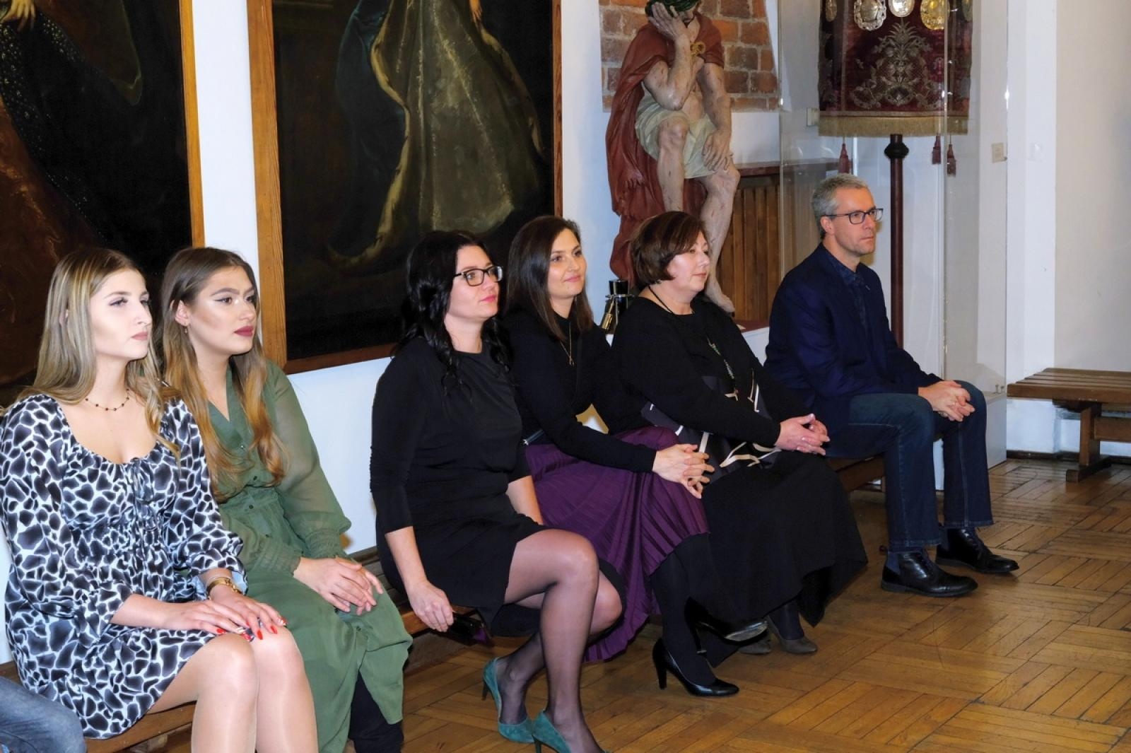 Zdjęcie w galerii na portalu naszraciborz.pl: Złoty warkocz historii. Raciborskie Muzeum świętuje 95-lecie wiadomości z regionu