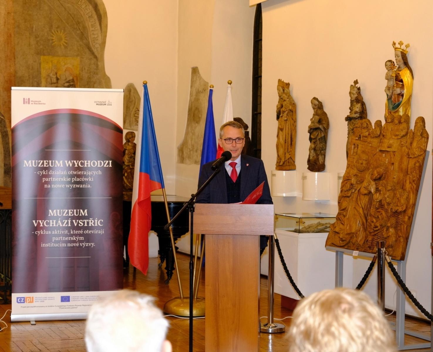Zdjęcie w galerii na portalu naszraciborz.pl: Złoty warkocz historii. Raciborskie Muzeum świętuje 95-lecie wiadomości z regionu